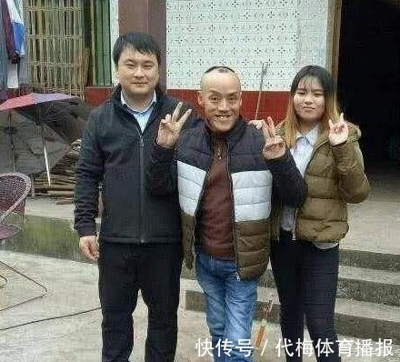 冯加六|曾因长相被妻子嫌弃,后因“熊出没”成名,今住别墅娶小20岁娇妻