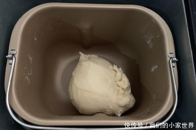 做面包时加1勺它,味道曼妙,出炉赶紧撕一块,比吐司好吃多了
