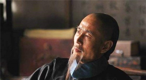 平时|曾国藩:平时没事得多向别人借钱!细细揣摩后,才知其中的大智慧