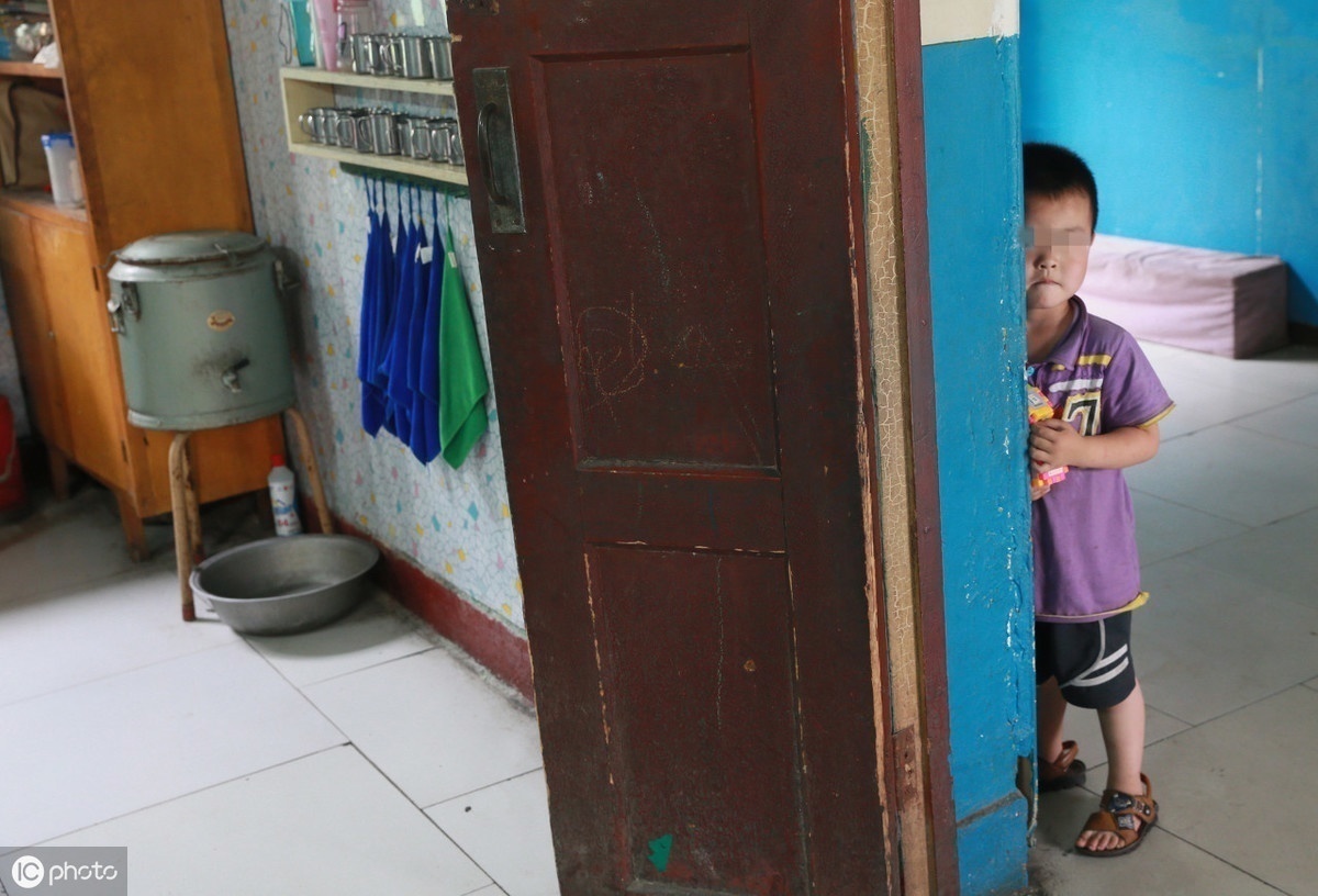 懦弱|对孩子大吼大叫导致他变得内向、胆小,可试试这4种补救方法