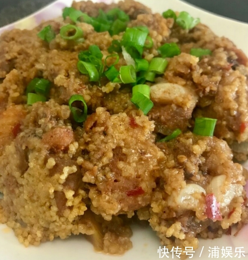 这道小米蒸饭,软糯滋润,味道鲜美,是上好的养生保健食材