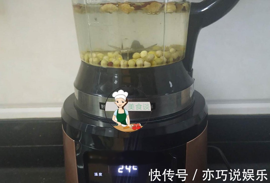 同样是喝豆浆,这样搭配气血双补,每天喝1碗,女人40岁不显老