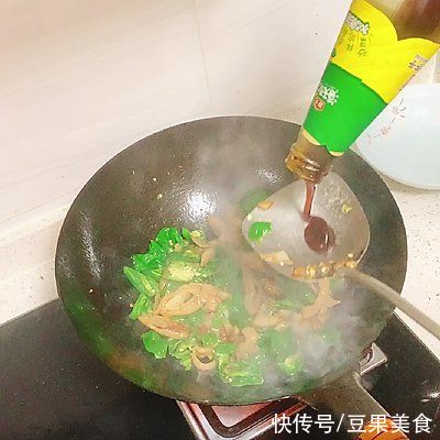 大肠|辣椒炒大肠你这么做，不怕你不上瘾