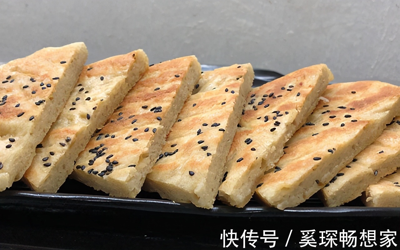 元气满满|天凉多吃小米加花生，出锅酥香松软，越嚼越香，简单易做无需起早