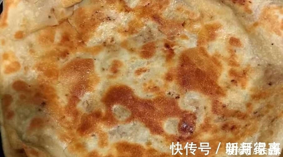 此饼的做法最近火了，不需要发面，比油条简单，比手抓饼好吃