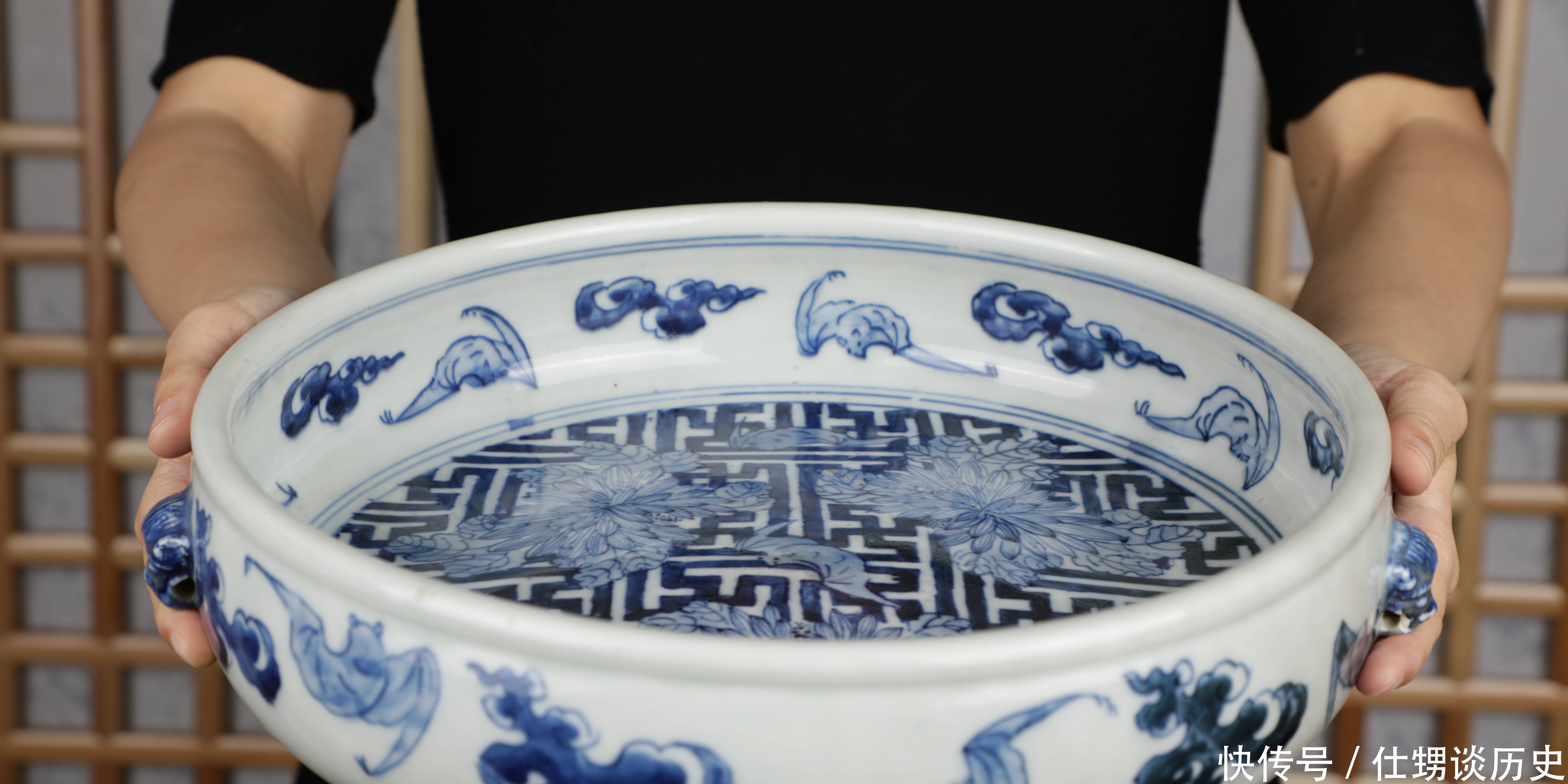 中期|清中期 青花兽耳云蝠万字花卉纹洗