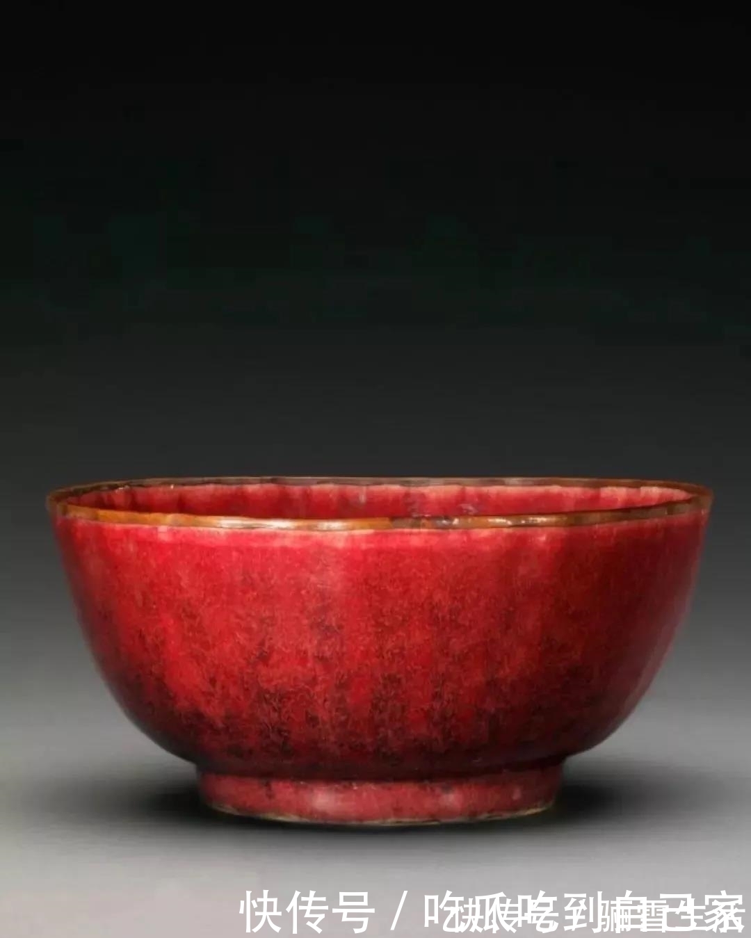 瓷厂|晶哥聊古玩:色如初凝的牛血,玻璃釉质、雍容华贵的康熙郎窑红!