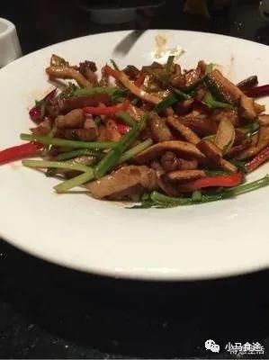 小炒肉很多人都吃过，下面介绍一款风味小炒肉的做法