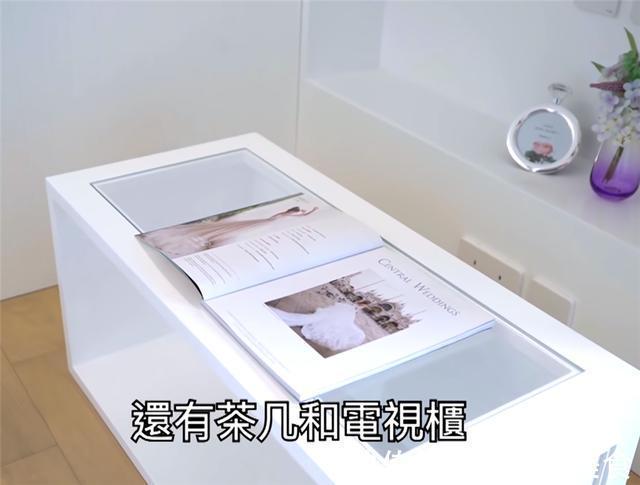 玄关|香港90后姑娘挤在8㎡小家,空间能省则省,蜗居生活虽逼仄却乐观