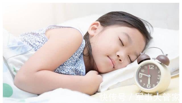 工作|孩子们放假后,边带娃边工作,对家庭和工作带来哪些影响?