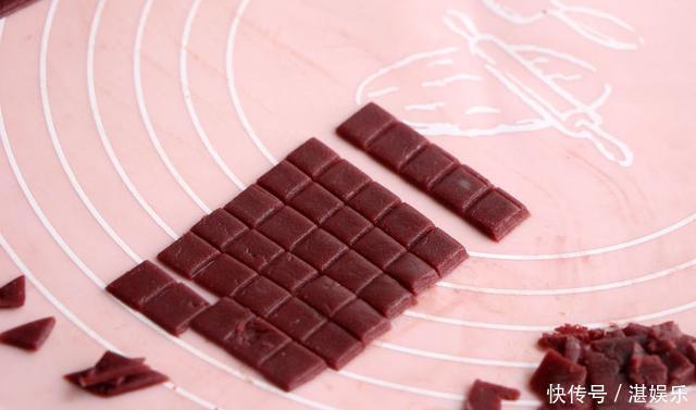 小猪曲奇饼干做法,春节待客小零食,做法简单成本不到5块钱