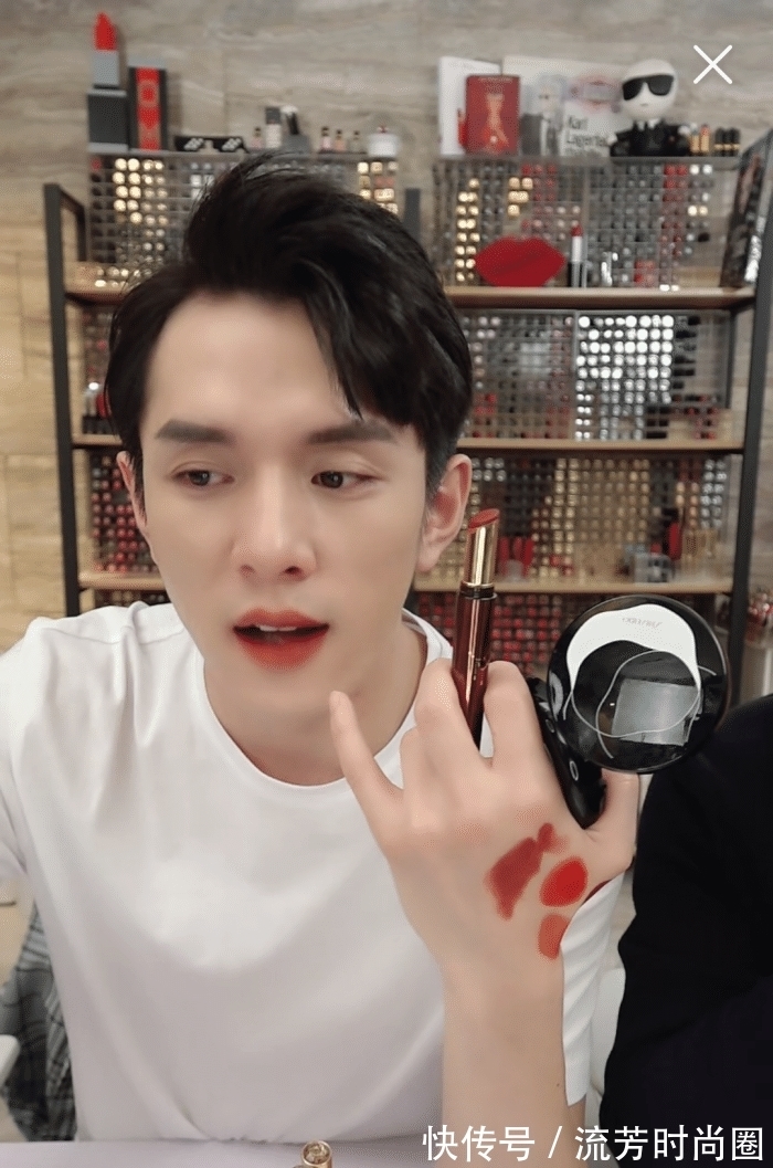 哑光 李佳琦推荐这款口红:效果碾压阿玛尼,如今却摆在超市无人问津