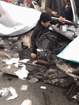 |搞笑GIF趣图:每个华丽的镜头瞬间背后一定有一个强大的摄影师!