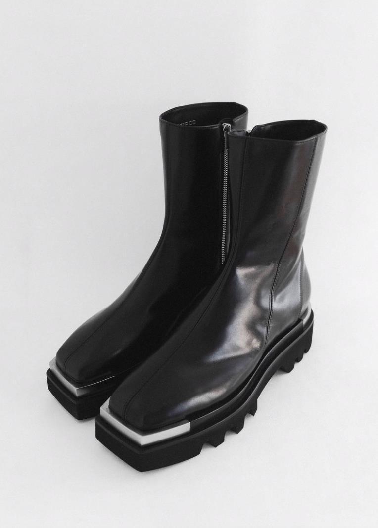 时髦|这个秋冬,让鞋子时髦起来的秘诀竟然是“变方”