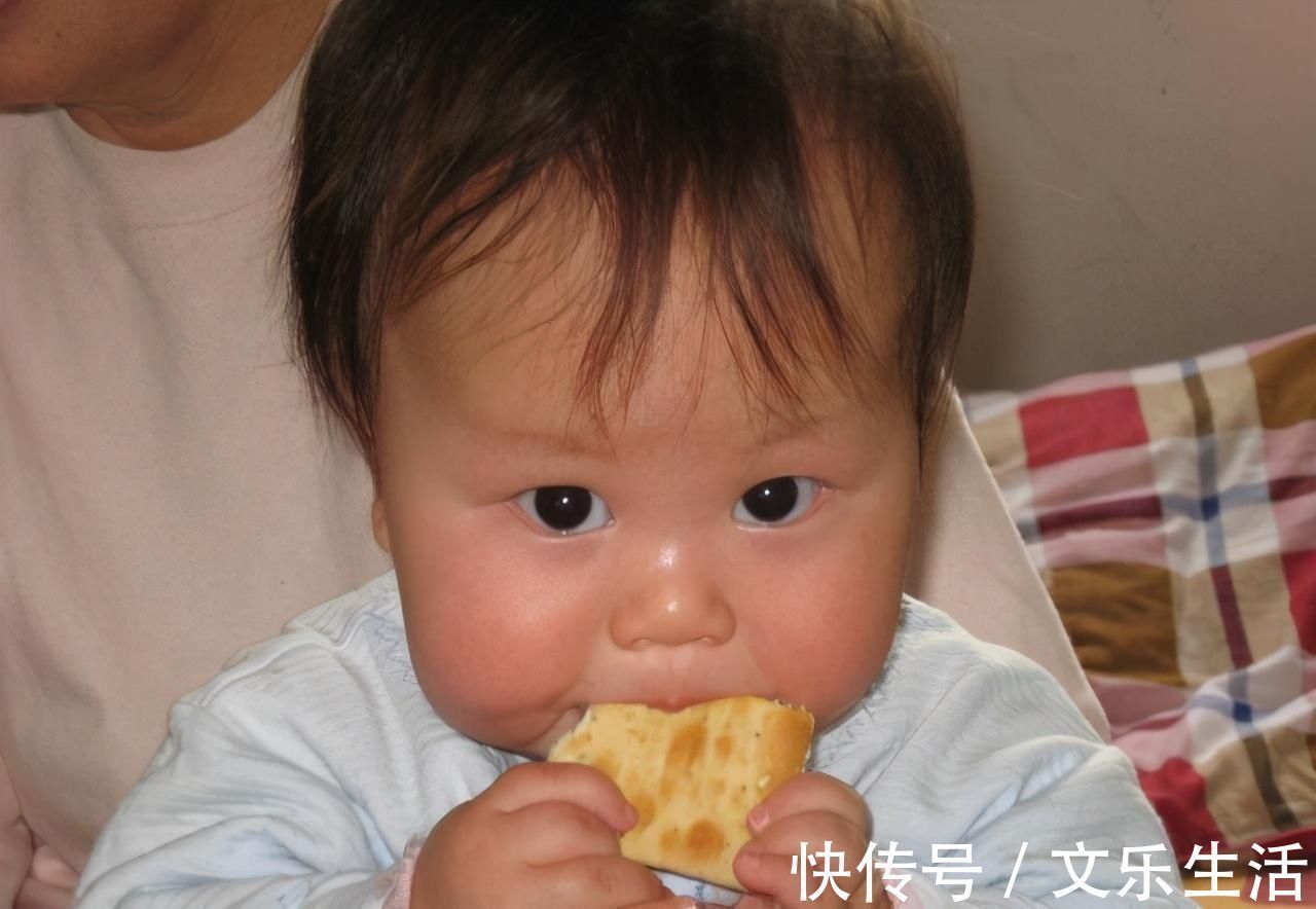 姐弟|双胞胎姐弟,先后出现积食,医生怒斥:3种食物再吃,会伤透脾胃