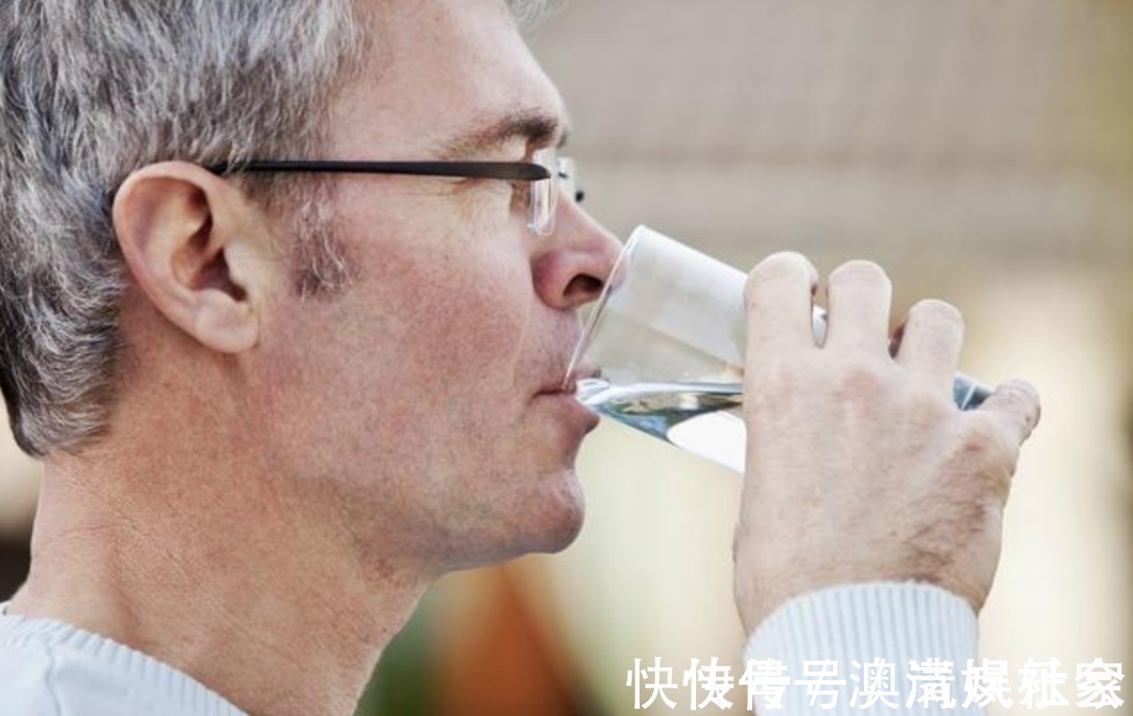 时节|三伏天是祛湿好时节,坚持做好7件事,祛湿排毒,小腹也平坦了