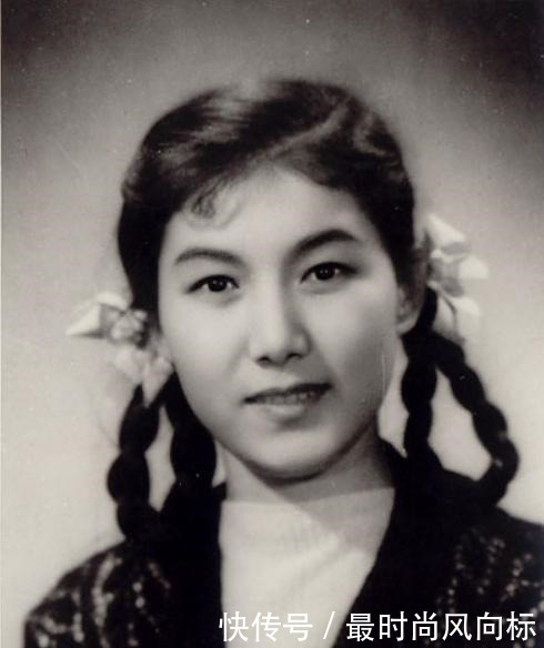 喝茶|三日不喝茶,不能不看新凤霞,唱戏半生,晚年书写往事,从不抱怨