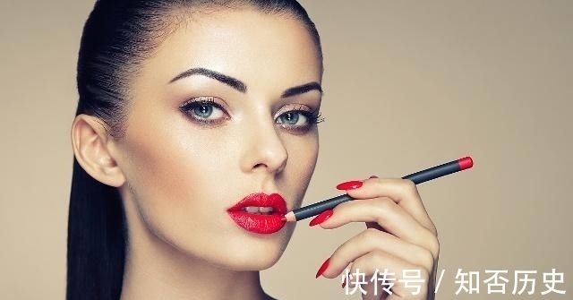 唇釉|涂了这么多年口红才发现一直涂错了,可能很多女生也中枪过!