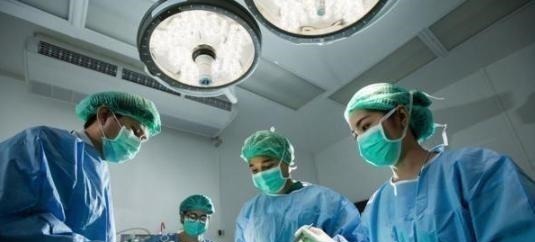 流血|为何分娩时产房总是“冷飕飕”的医生不会主动说,但孕妈要了解