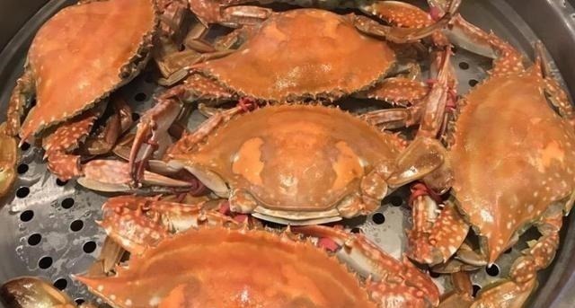 清蒸螃蟹，冷水上锅还是开水上锅存在这3个误区，导致鲜味流失