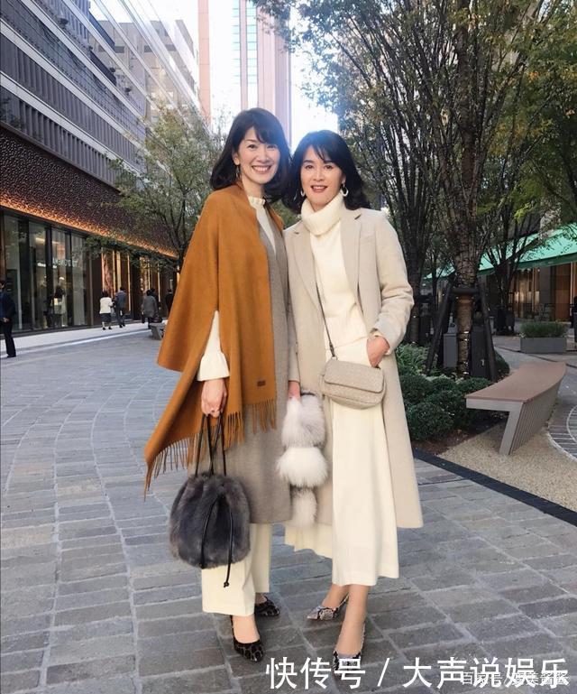 50岁女人穿大衣别太老套!学会这几点,你也能穿得优雅又从容