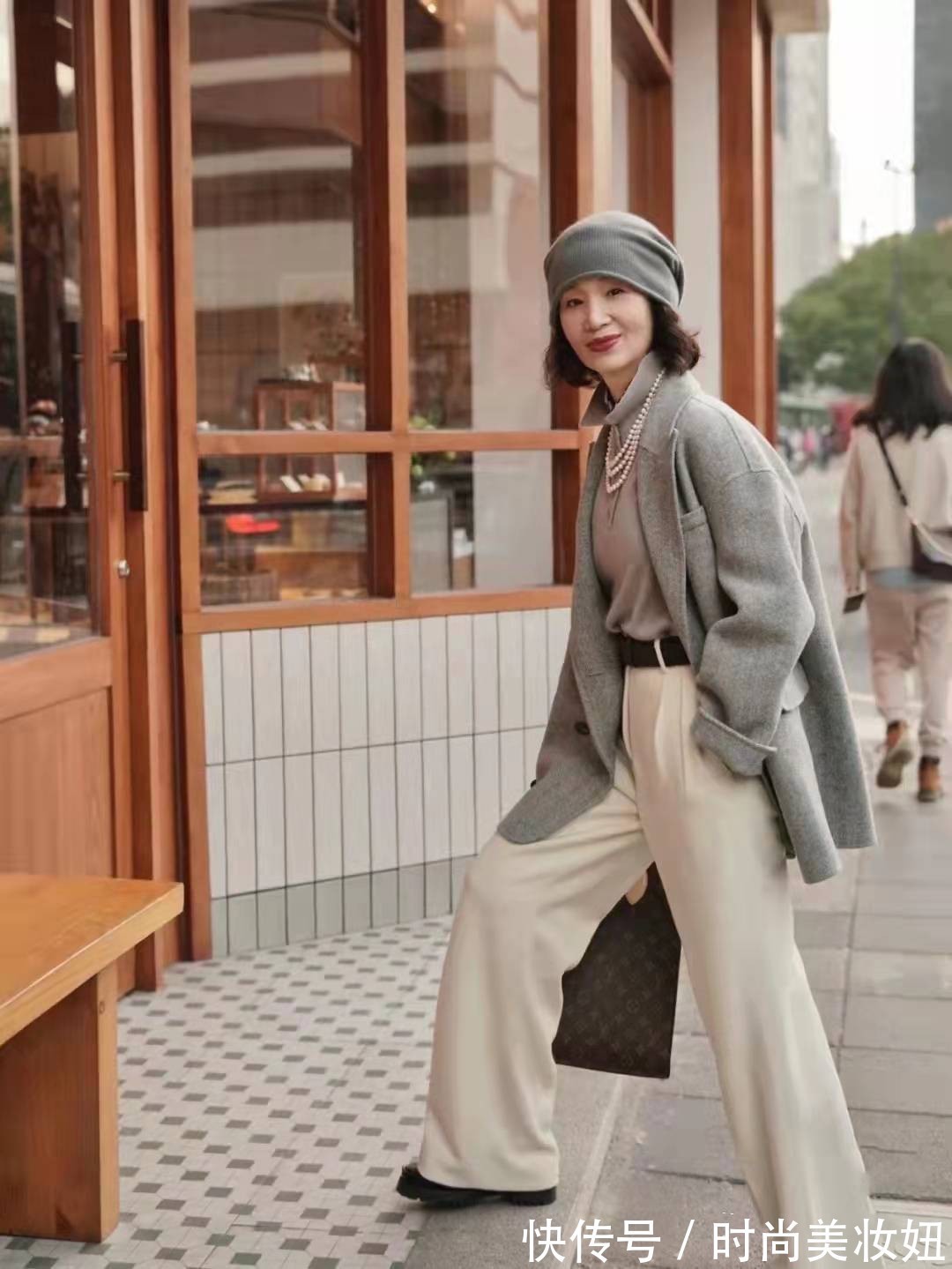 穿搭|冬天大衣不用买太多,三木妈妈教你一衣多穿,每套都高级洋气