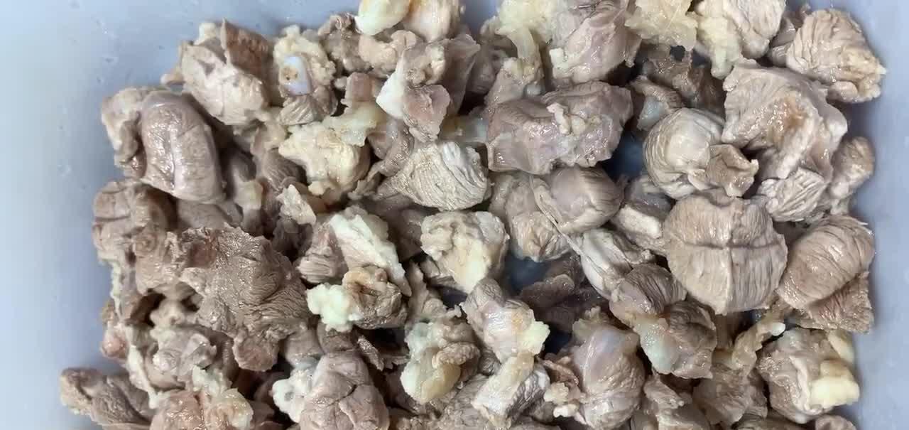 自制猪皮冻，原汁原味不加任何添加剂，外表晶莹剔透Q弹嫩滑