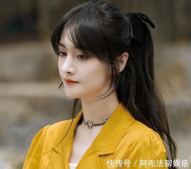  敷衍|玩游戏作弊，喝口水都作假，郑爽上节目太敷衍遭杨迪怒怼认真点！