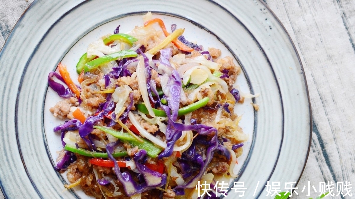 搭配|各种蔬菜的搭配,色彩缤纷,营养丰富,一道家常开胃菜完成