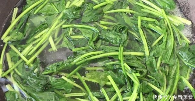 春季减肥这种蔬菜不要错过,简单拌一拌就上桌,瘦身必备的减脂餐!