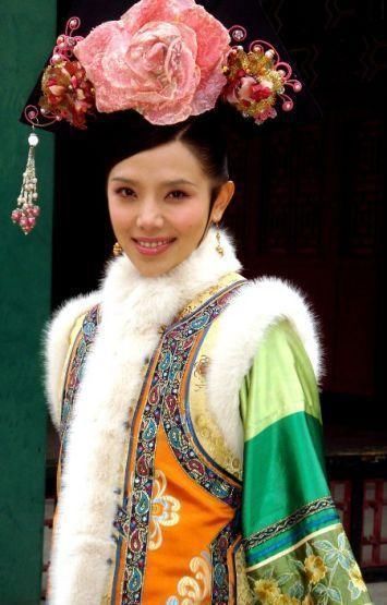 《甄嬛传》中的女配角最出色的,就非谭松韵莫属了,她在剧中扮演的