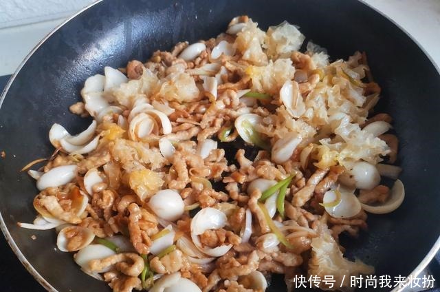 着柠檬|天冷了,少吃白菜萝卜多吃它,简单炒炒就上桌,一冬天滋润不上火