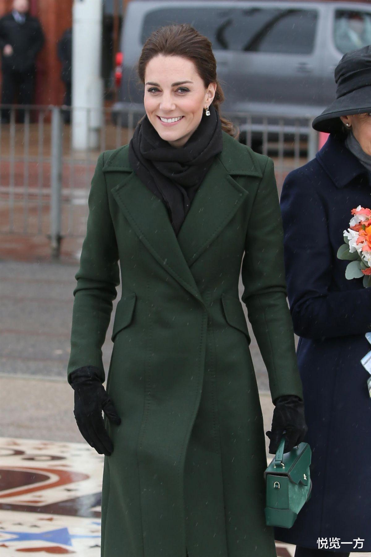 冬天围巾如何搭配?看凯特王妃围巾搭出温暖气场