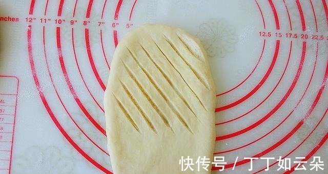 这个早餐孩子最爱吃,简单一搅香酥可口,能量满满上课才更专心!