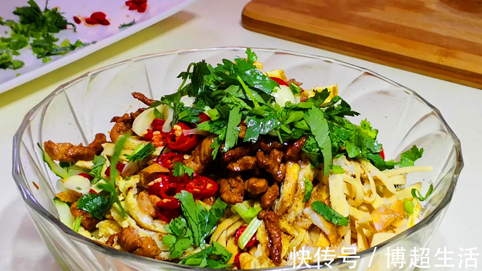 干豆腐|天热,最适合吃凉拌菜,6块钱一盘吃得起,5分钟就上桌,太香了