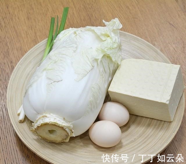 白菜豆腐煎蛋汤！