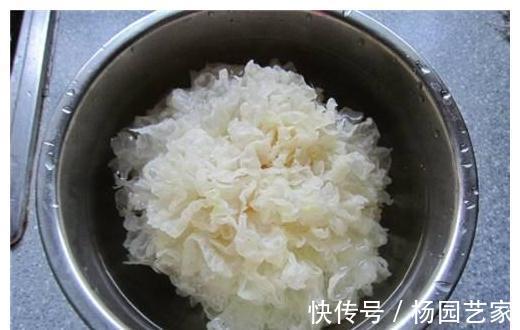 甜木瓜|秋天常吃它,脸蛋嫩滑红润有光泽,省了面膜钱,显年轻!