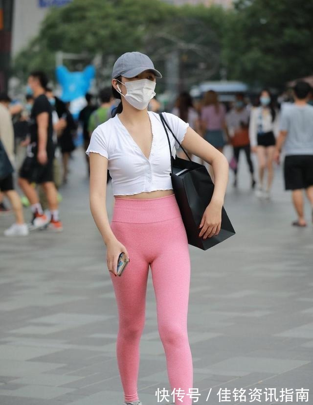 鲨鱼裤 低调洋气的鲨鱼裤穿搭展现随意的姿态，带来别样的风情，看着难受！