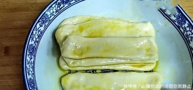 想吃千层酥饼不要出去买,教你在家做,酥脆多层,好吃又顶饱