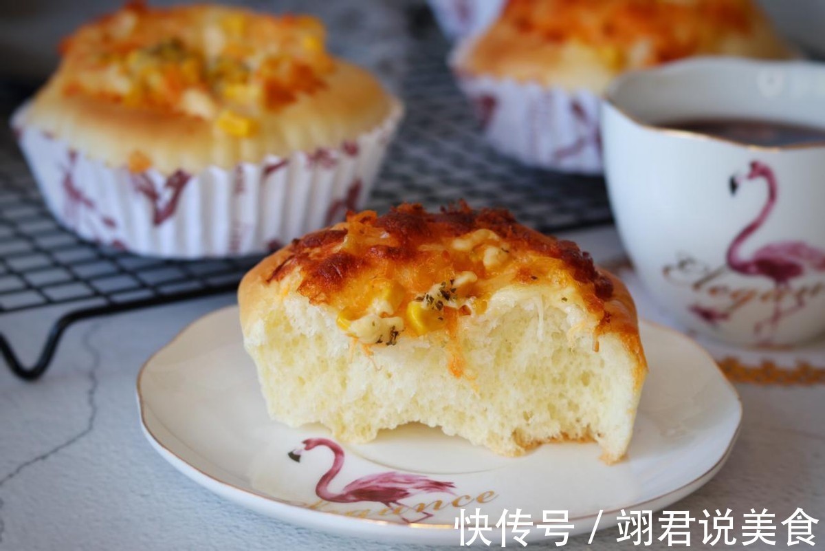 轻松上手的玉米肉松小面包,配料丰富,美味健康