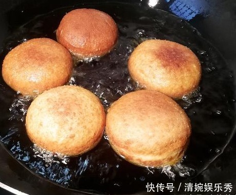 一碗面,2个鸡蛋,不烤不烙,简单一做,个个鼓大泡,比面包还香