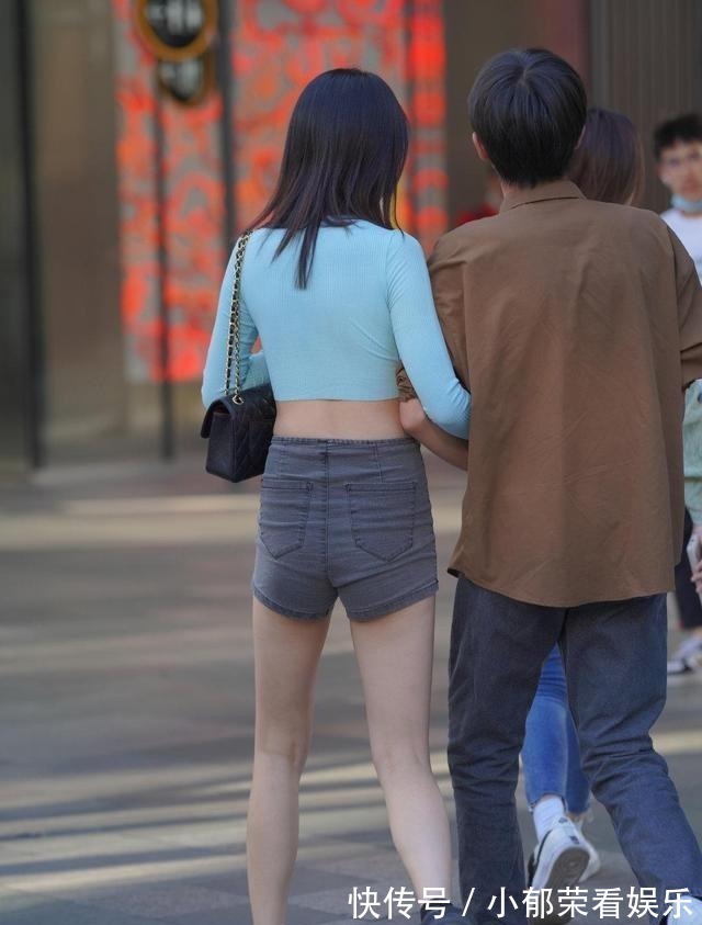 高腰裤 简单方便的瑜伽裤穿出女神气质,衬托修长的美腿,配色丰富