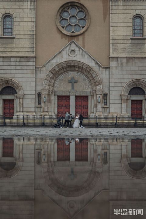 雨后，“倒立”的青岛老城