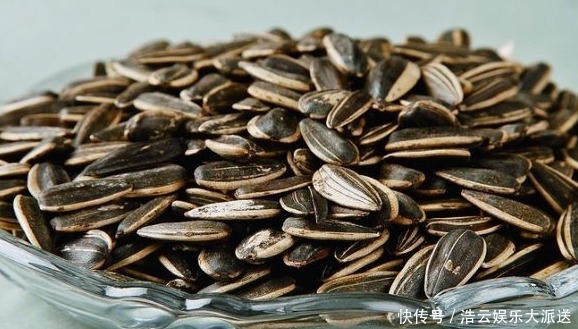 经常吃瓜子,对健康是好还是坏,今天就一次性告诉你答案