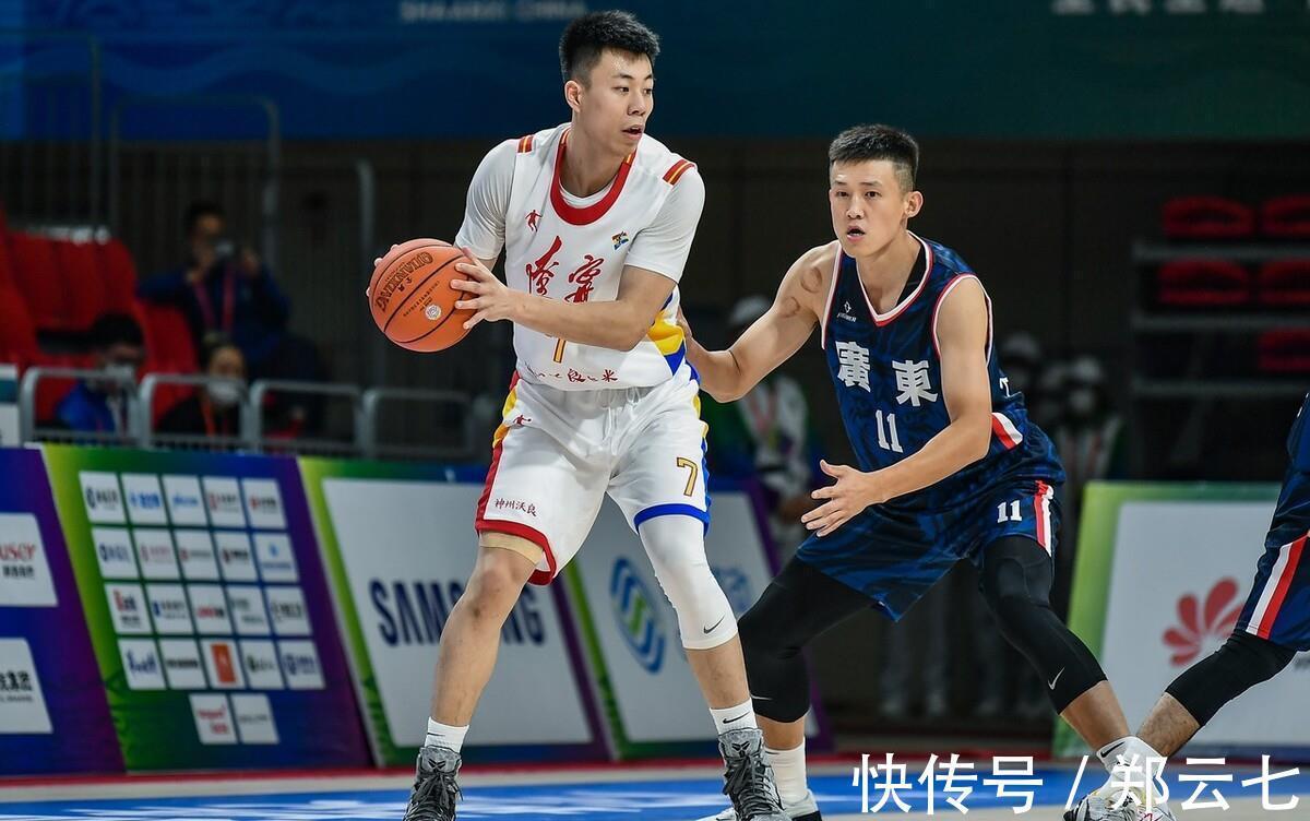 辽宁队|辽宁力克广东夺冠!郭艾伦33分周琦13+17,00年小将17分成奇兵