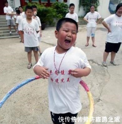 家长|这4种食物别给孩子买,浪费钱不说还没营养,身为家长要拒绝