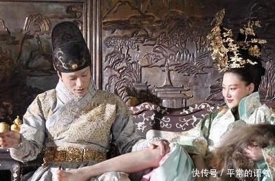 清宫|清代皇宫中女子穿什么鞋 清宫剧骗了我们许多年!