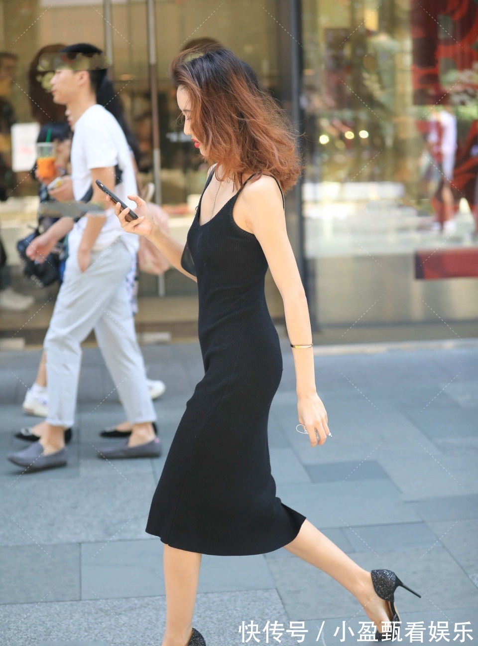 小黑裙|贴身收腹的牛仔裤,尽显高贵优雅气质,大方美观