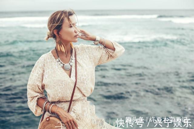 手表 女人戴手镯还是手表好看三个理由告诉你，别再戴错让人笑话