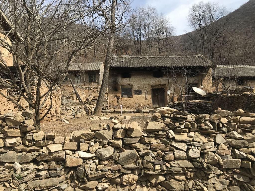 俗话说:“东高不算高,西高累断腰”,为何“西高”会累断腰?